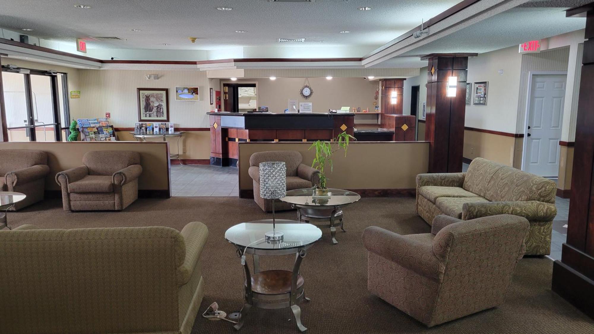 Windsor Inn & Suites Dodge City Esterno foto