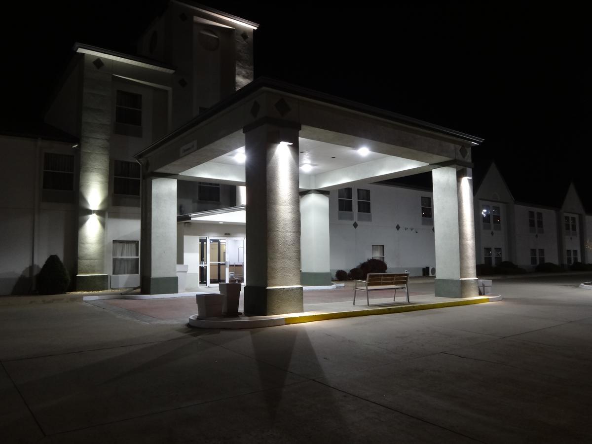 Windsor Inn & Suites Dodge City Esterno foto