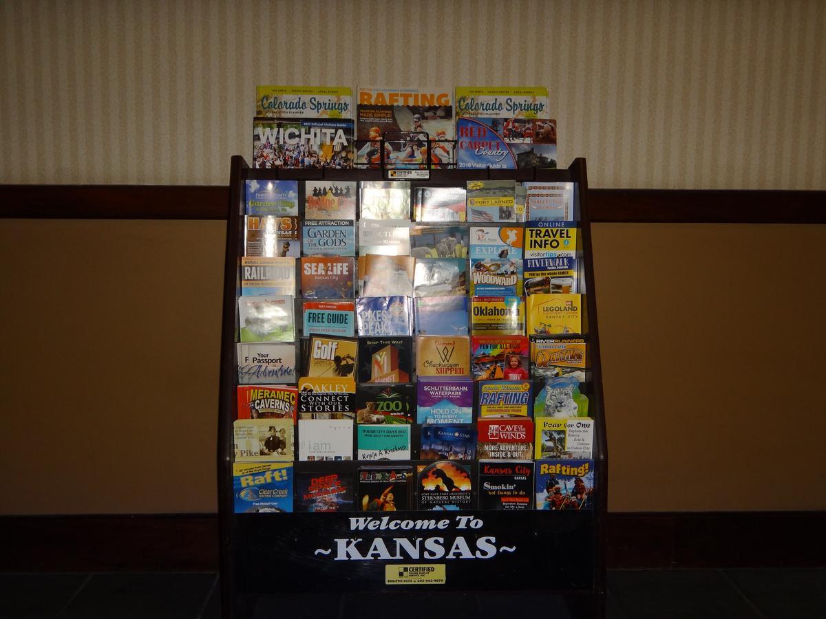 Windsor Inn & Suites Dodge City Esterno foto