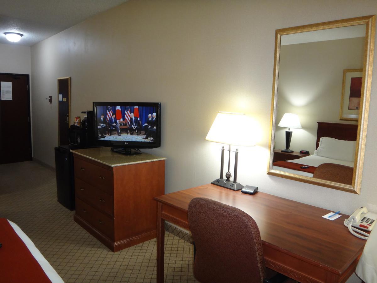 Windsor Inn & Suites Dodge City Esterno foto