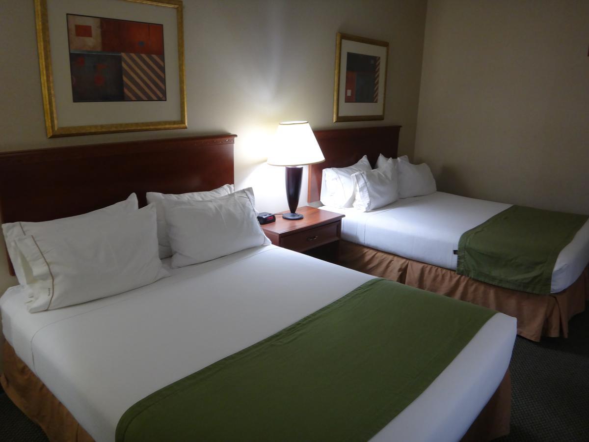 Windsor Inn & Suites Dodge City Esterno foto
