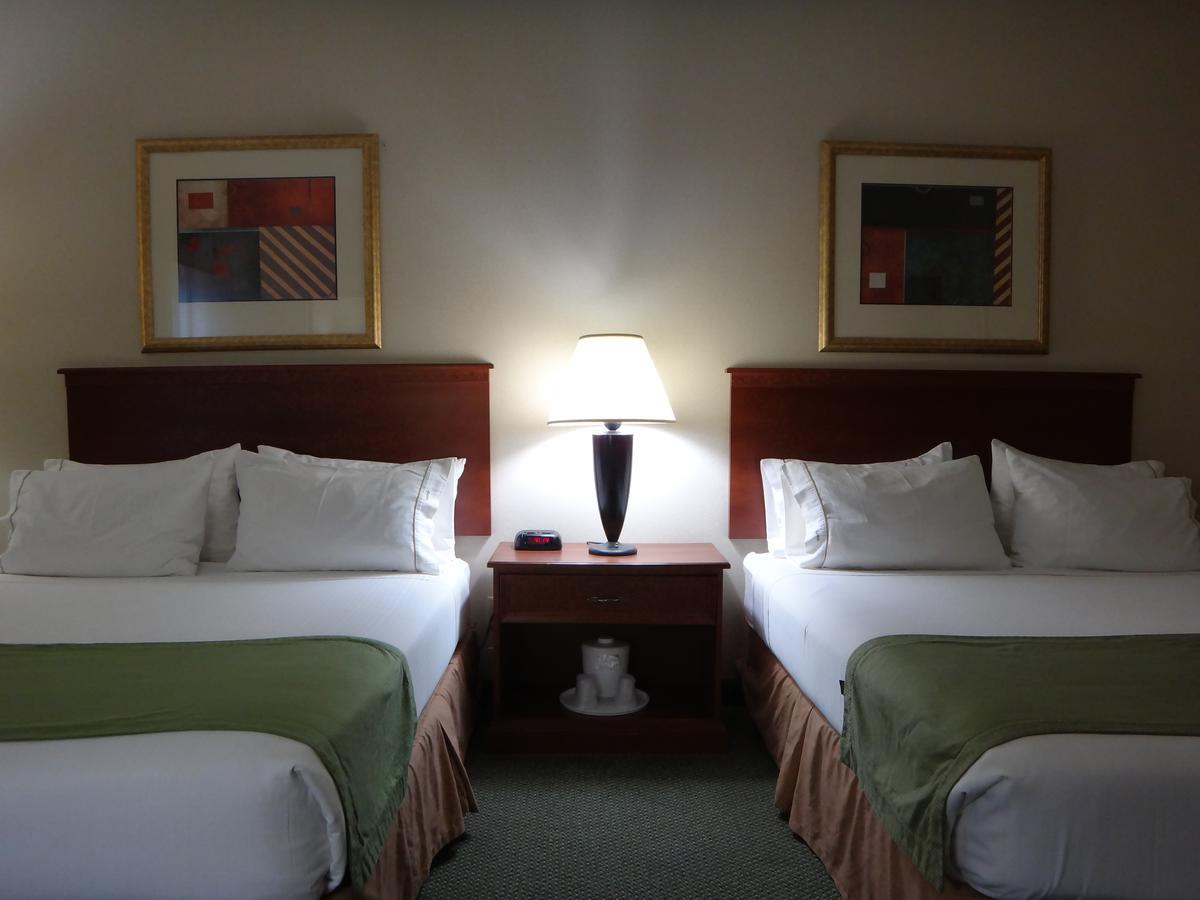 Windsor Inn & Suites Dodge City Esterno foto