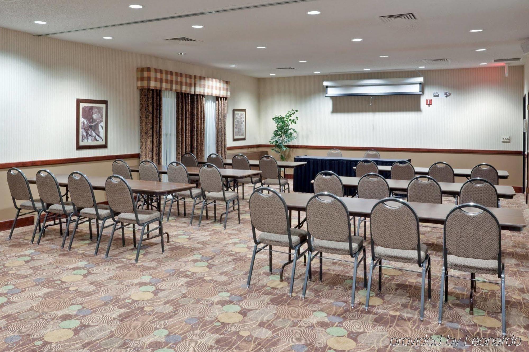Windsor Inn & Suites Dodge City Esterno foto