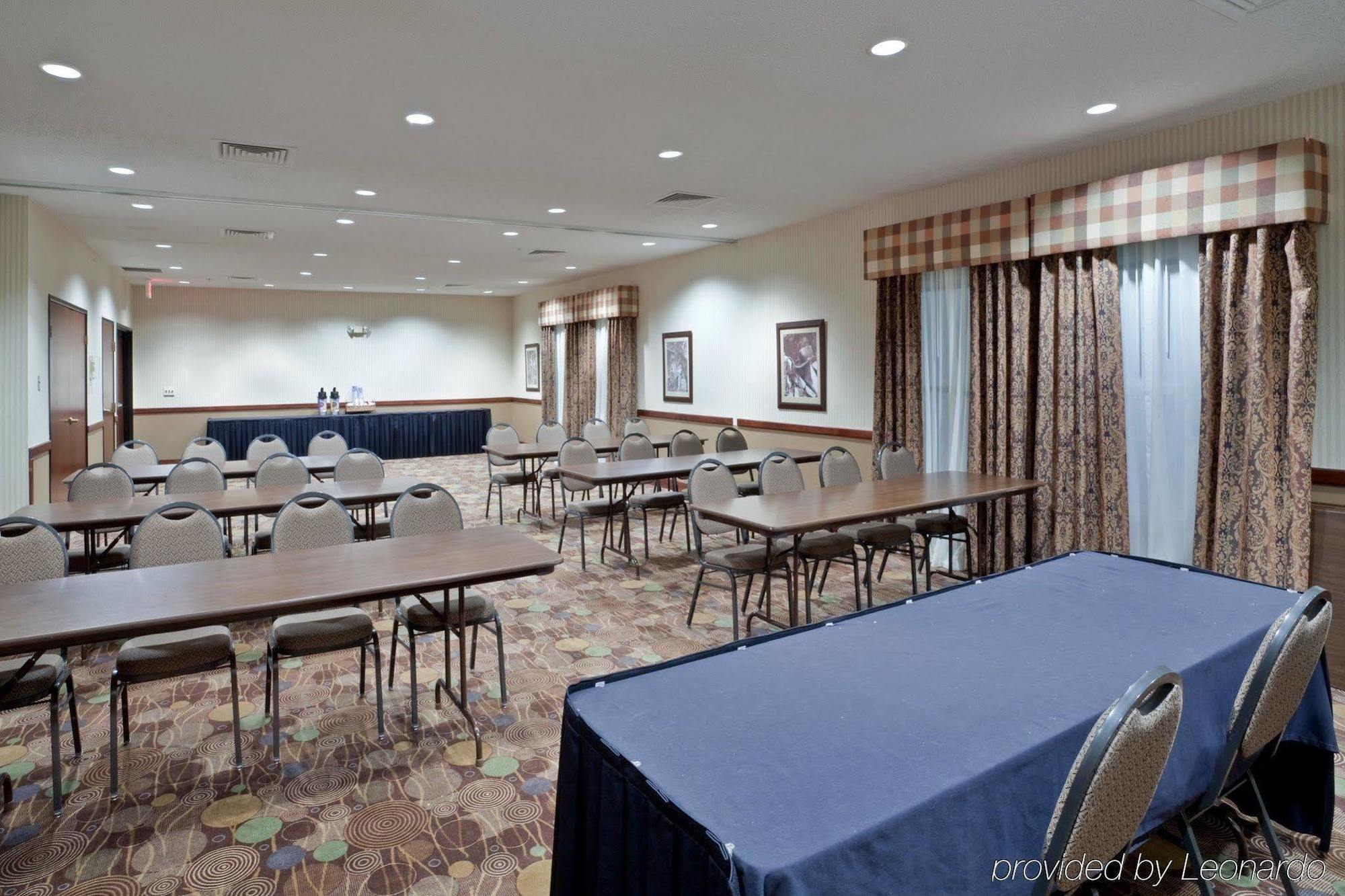 Windsor Inn & Suites Dodge City Servizi foto